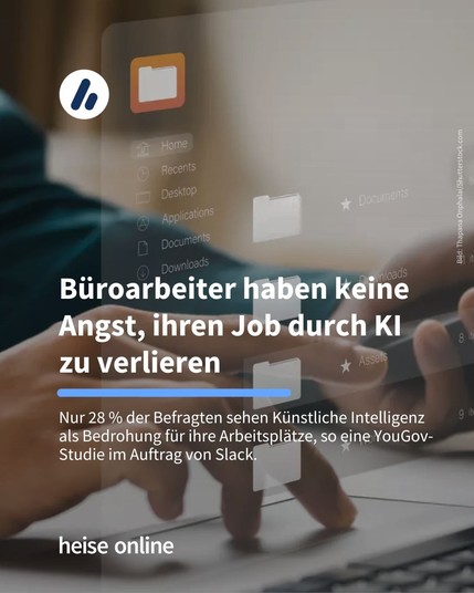 Das Bild zeigt eine Person, die an einem Schreibtisch sitzt und ein Smartphone benutzt. In der Überschrift steht "Büroarbeiter in Deutschland fürchten KI-Verlust ihrer Jobs nicht" darunter steht "Nur 28 % der Befragten sehen Künstliche Intelligenz als Bedrohung für ihre Arbeitsplätze, so eine YouGov-Studie im Auftrag von Slack."